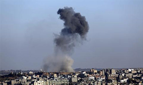 La aviación militar israelí bombardea el enclave de Gaza La aviación militar israelí bombardea el enclave de Gaza